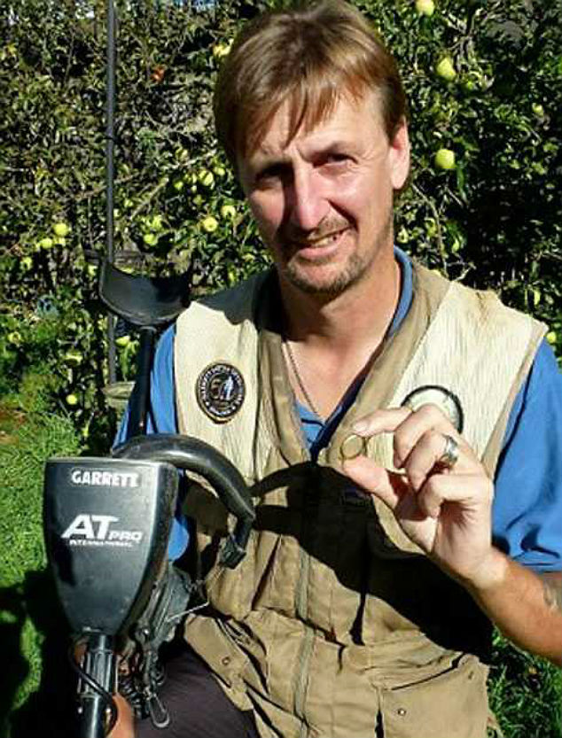 Кладоискатель обнаружил Кольцо Всевластия + Фото () Кладоискатель обнаружил Кольцо Всевластия + Фото