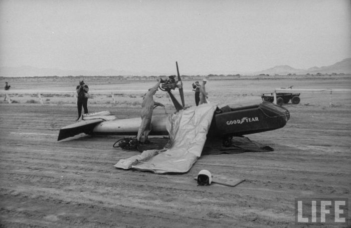 Настоящий надувной самолет, который был создан во время Второй мировой войны () Настоящий надувной самолет, который был создан во время Второй мировой войны