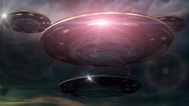 НЛО размером с футбольное поле завис над Виргинией + Видео