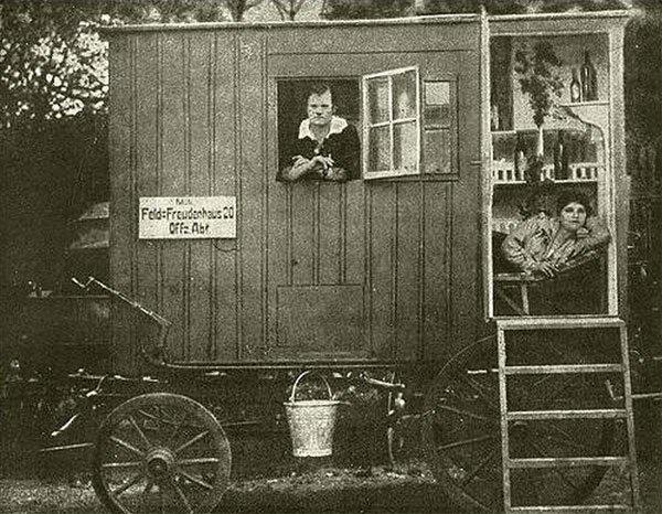 Проституция цвета хаки