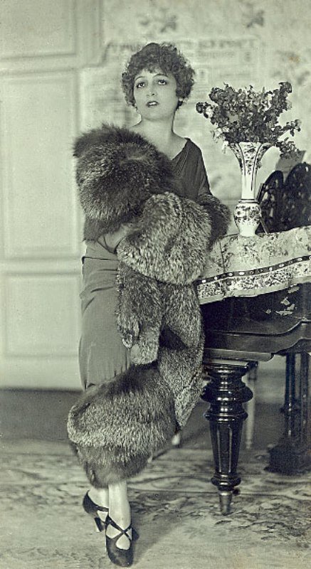 Советская мода 1920-х () Советская мода 1920-х