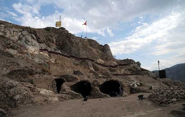 В Турции обнаружено подземелье Дракулы + Фото () В Турции обнаружено подземелье Дракулы + Фото