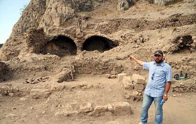 В Турции обнаружено подземелье Дракулы + Фото () В Турции обнаружено подземелье Дракулы + Фото