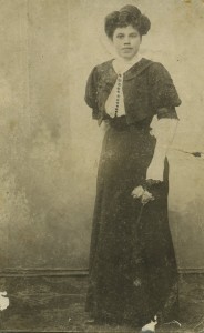 Жестокий романс () Жестокий романс