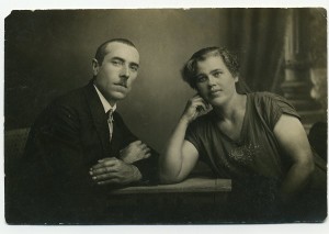 Жестокий романс () Жестокий романс