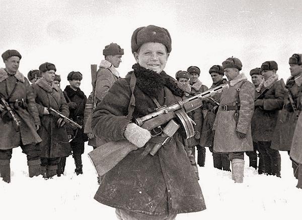 … И Стали мальчишки солдатами