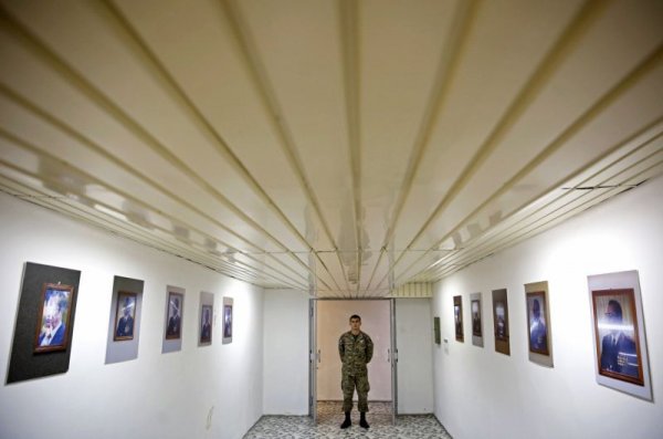 Бункер Тито () Бункер Тито