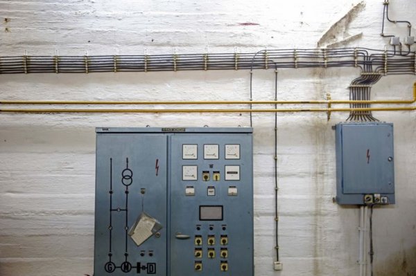 Бункер Тито () Бункер Тито