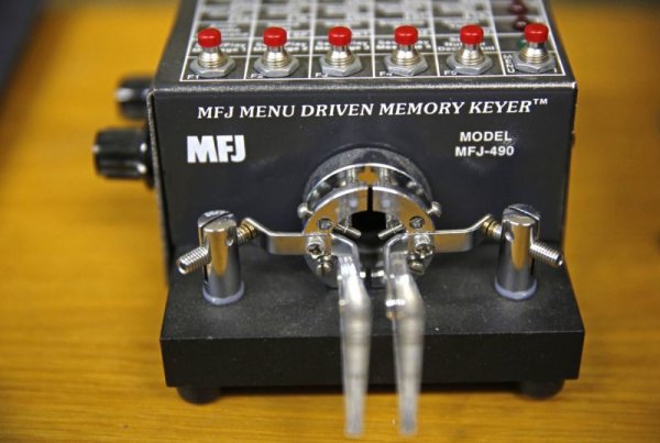 Бункер Тито () Бункер Тито