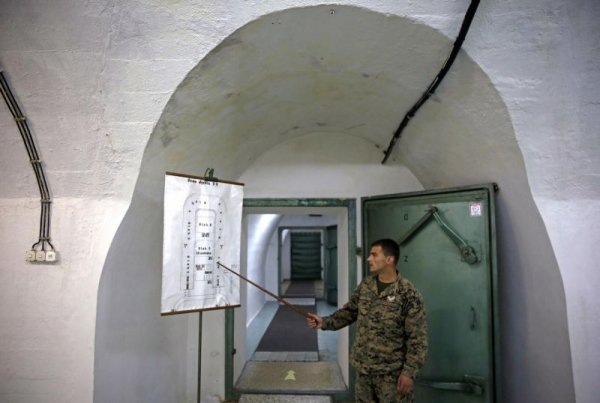 Бункер Тито () Бункер Тито