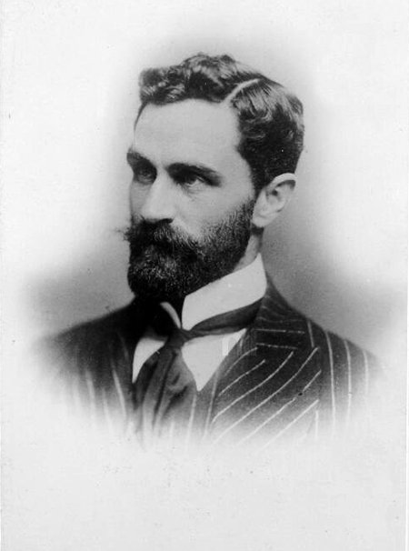 Дедушки Джеймса Бонда () Дедушки Джеймса Бонда