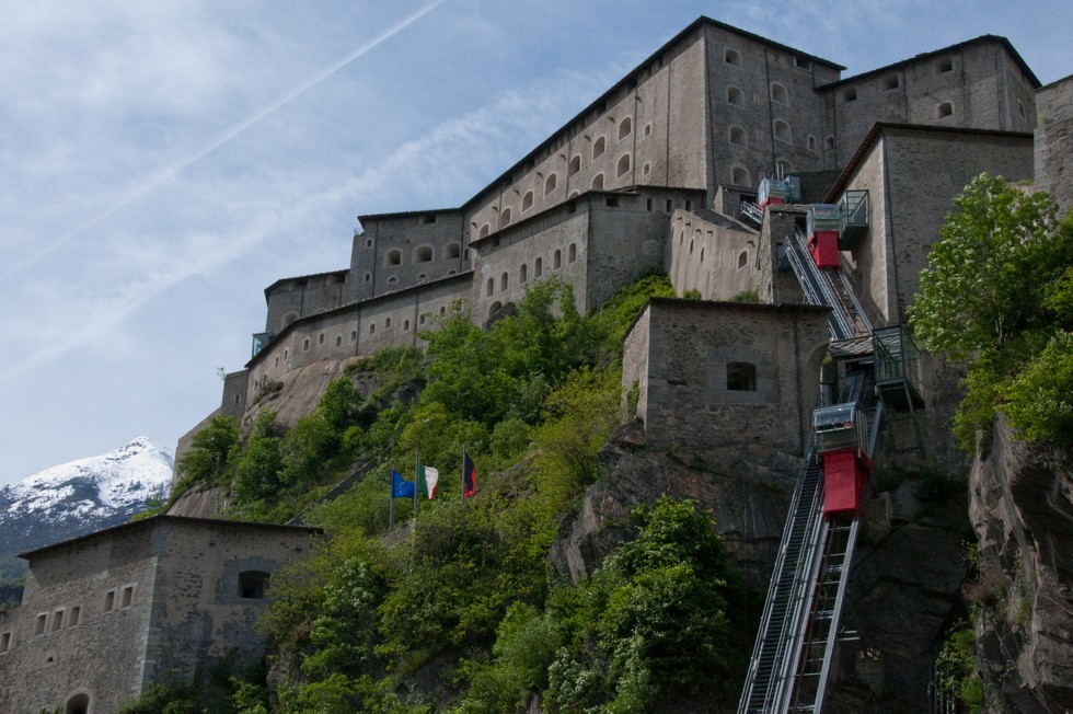 Форт Бард: защитник альпийской долины (Италия) Форт Бард: защитник альпийской долины (Италия)