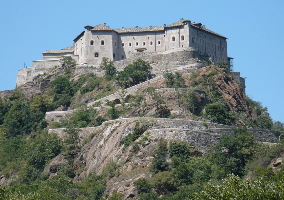 Форт Бард: защитник альпийской долины (Италия) Форт Бард: защитник альпийской долины (Италия)