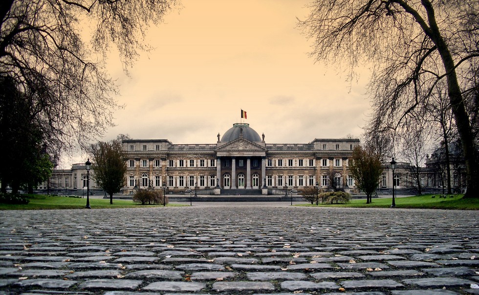 Лакенский дворец в Брюсселе (Бельгия) () Лакенский дворец в Брюсселе (Бельгия)