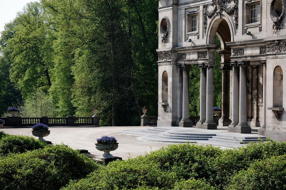 Лакенский дворец в Брюсселе (Бельгия) () Лакенский дворец в Брюсселе (Бельгия)