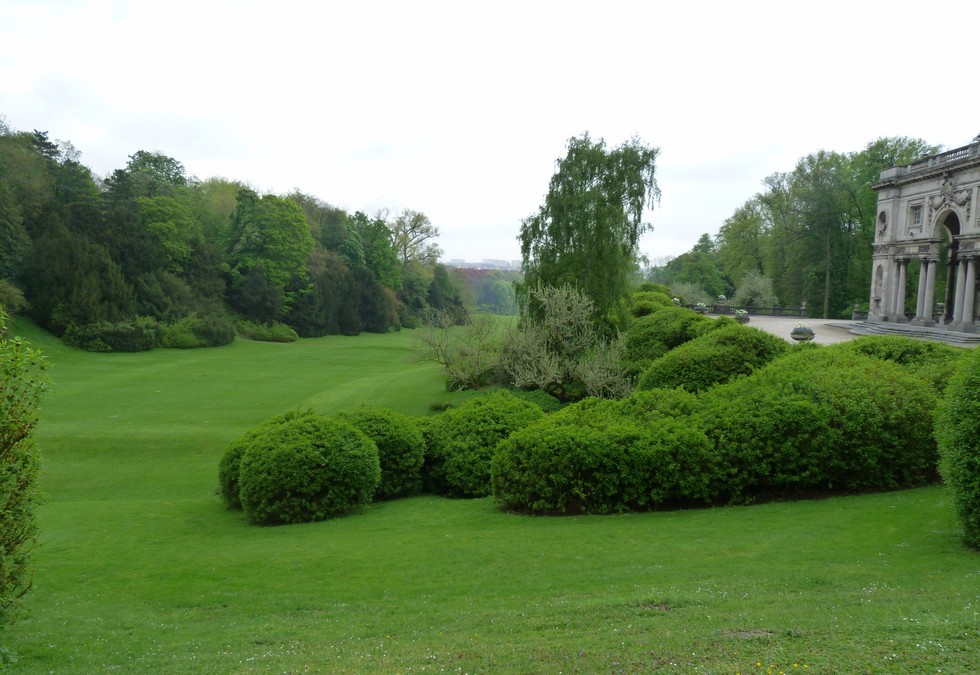 Лакенский дворец в Брюсселе (Бельгия) () Лакенский дворец в Брюсселе (Бельгия)