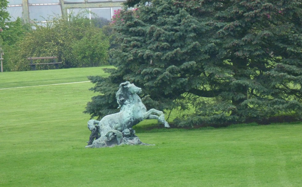 Лакенский дворец в Брюсселе (Бельгия) () Лакенский дворец в Брюсселе (Бельгия)