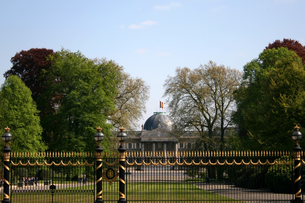 Лакенский дворец в Брюсселе (Бельгия) () Лакенский дворец в Брюсселе (Бельгия)
