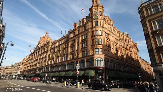 ЛЮБОВЬ И ЖИЗНЬ НАКАНУНЕ СМЕРТИ () ЛЮБОВЬ И ЖИЗНЬ НАКАНУНЕ СМЕРТИ