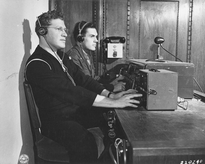 Нюрнбергский процесс в фотографиях () Нюрнбергский процесс в фотографиях