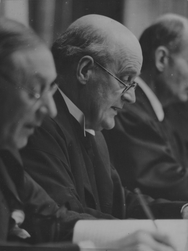 Нюрнбергский процесс в фотографиях () Нюрнбергский процесс в фотографиях