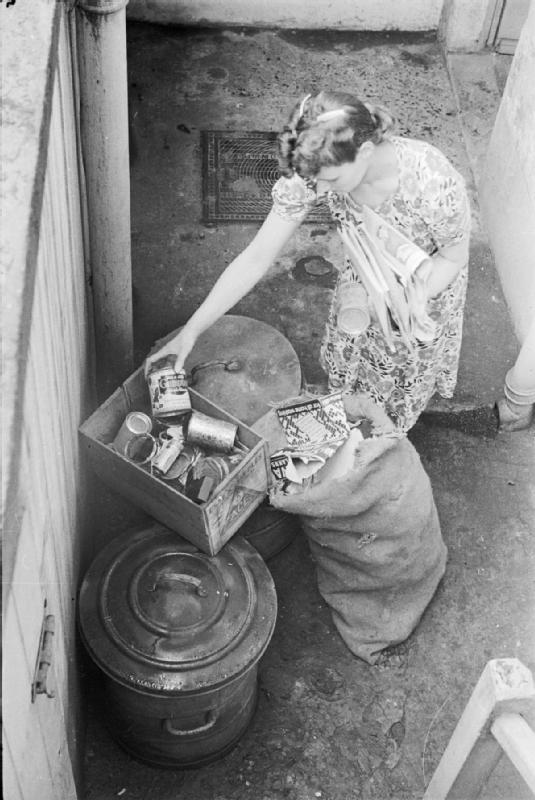 Один день из жизни англичанки в 1941-ом () Один день из жизни англичанки в 1941-ом