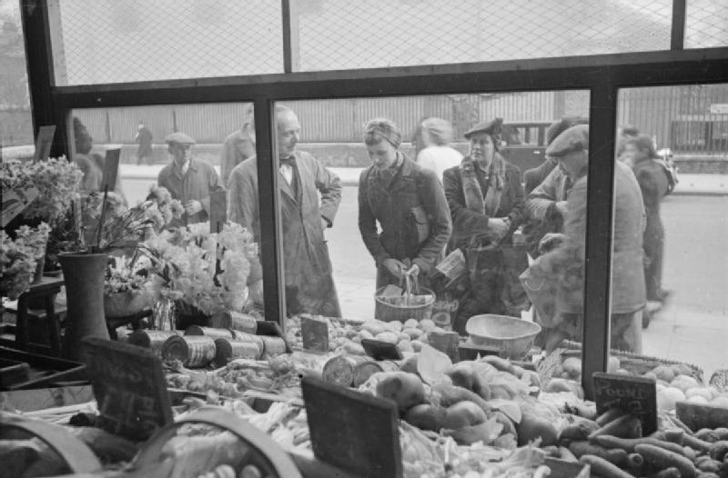 Один день из жизни англичанки в 1941-ом () Один день из жизни англичанки в 1941-ом