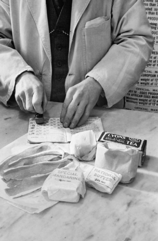 Один день из жизни англичанки в 1941-ом () Один день из жизни англичанки в 1941-ом