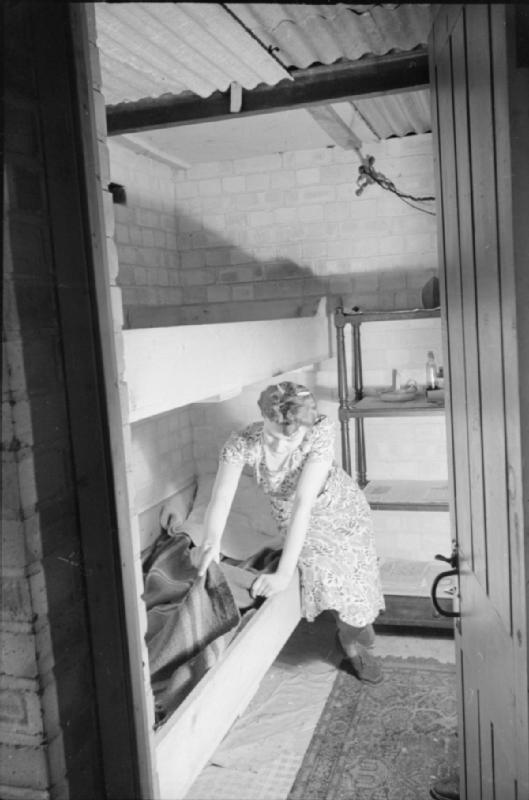 Один день из жизни англичанки в 1941-ом () Один день из жизни англичанки в 1941-ом