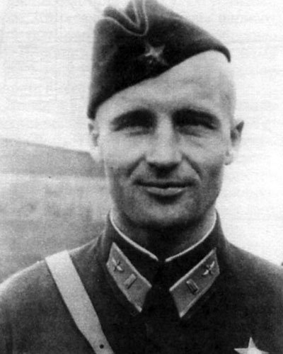 Первый в мире летающий авианосец () Первый в мире летающий авианосец