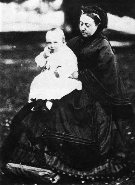 Редкие фотографии королевы Виктории и ее внуков