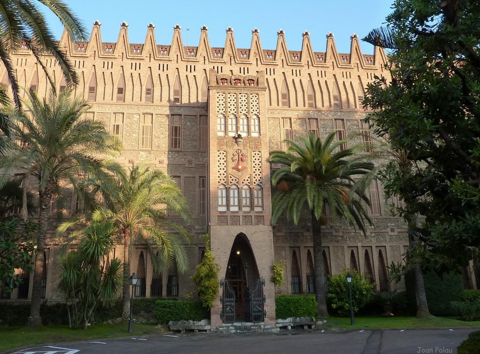 Школа Святой Терезы в Барселоне (Испания)