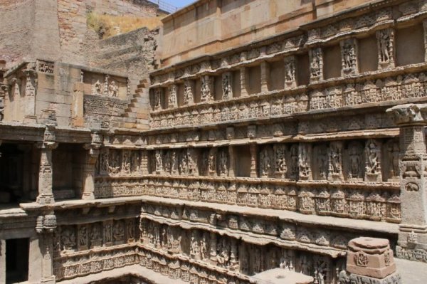 Уникальный колодец Рани ки вав (Rani Ki Vav) () Уникальный колодец Рани ки вав (Rani Ki Vav)