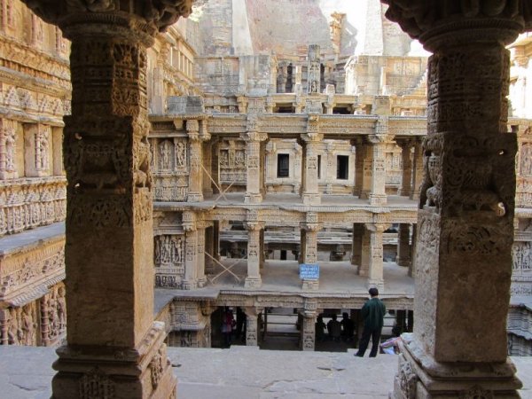 Уникальный колодец Рани ки вав (Rani Ki Vav) () Уникальный колодец Рани ки вав (Rani Ki Vav)