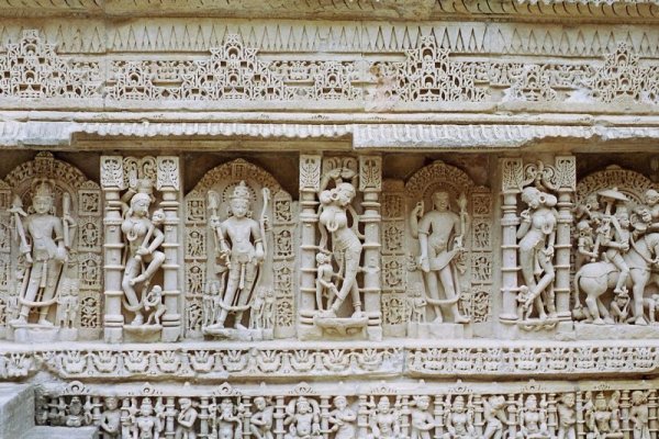 Уникальный колодец Рани ки вав (Rani Ki Vav) () Уникальный колодец Рани ки вав (Rani Ki Vav)