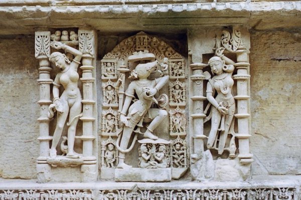 Уникальный колодец Рани ки вав (Rani Ki Vav) () Уникальный колодец Рани ки вав (Rani Ki Vav)