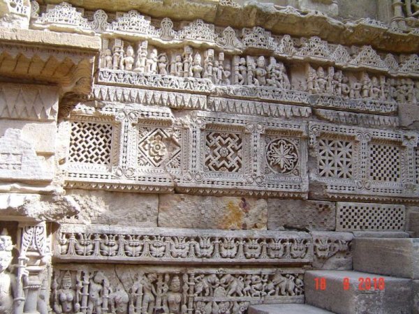 Уникальный колодец Рани ки вав (Rani Ki Vav) () Уникальный колодец Рани ки вав (Rani Ki Vav)