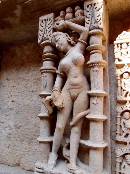 Уникальный колодец Рани ки вав (Rani Ki Vav) () Уникальный колодец Рани ки вав (Rani Ki Vav)