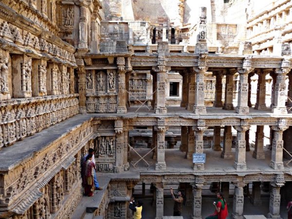 Уникальный колодец Рани ки вав (Rani Ki Vav) () Уникальный колодец Рани ки вав (Rani Ki Vav)