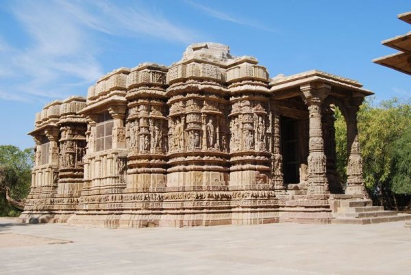Уникальный колодец Рани ки вав (Rani Ki Vav) () Уникальный колодец Рани ки вав (Rani Ki Vav)