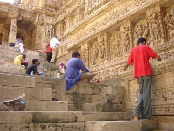 Уникальный колодец Рани ки вав (Rani Ki Vav) () Уникальный колодец Рани ки вав (Rani Ki Vav)
