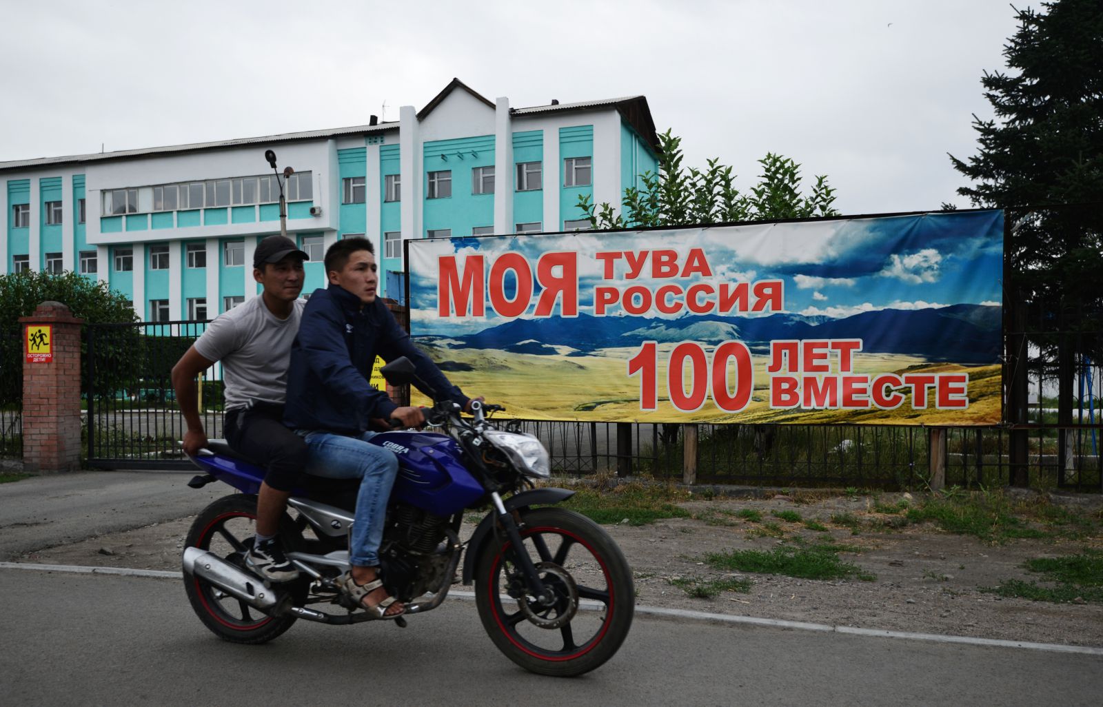 ВЕК ВОЛИ НЕ ВИДАТЬ () ВЕК ВОЛИ НЕ ВИДАТЬ