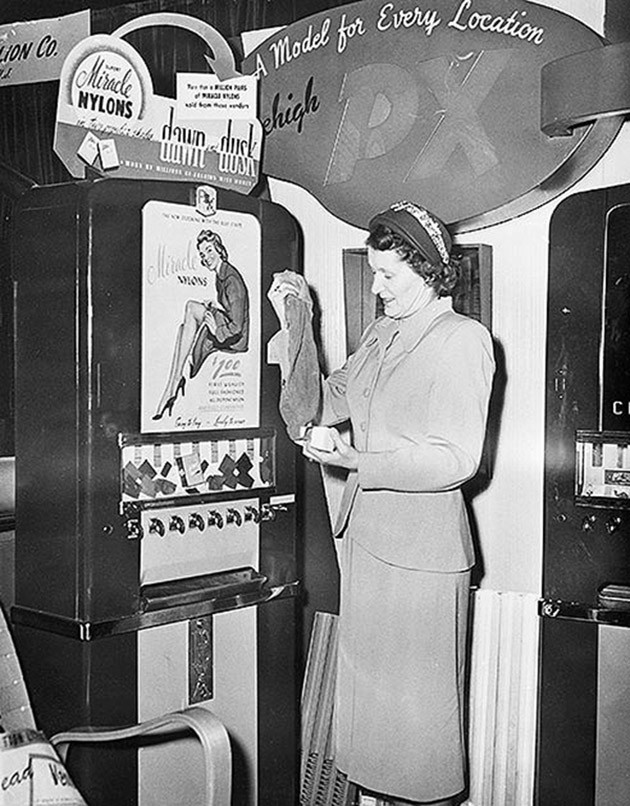 Властелины гардероба и секс-фантазий () Властелины гардероба и секс-фантазий