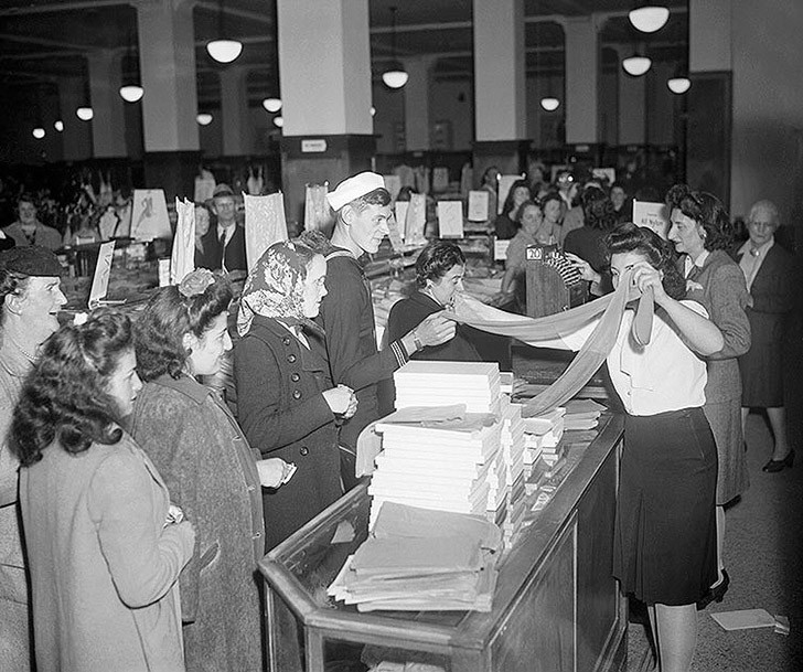 Властелины гардероба и секс-фантазий () Властелины гардероба и секс-фантазий