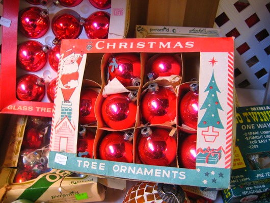 Чем россияне украшали елки последние 20 лет () Чем россияне украшали елки последние 20 лет