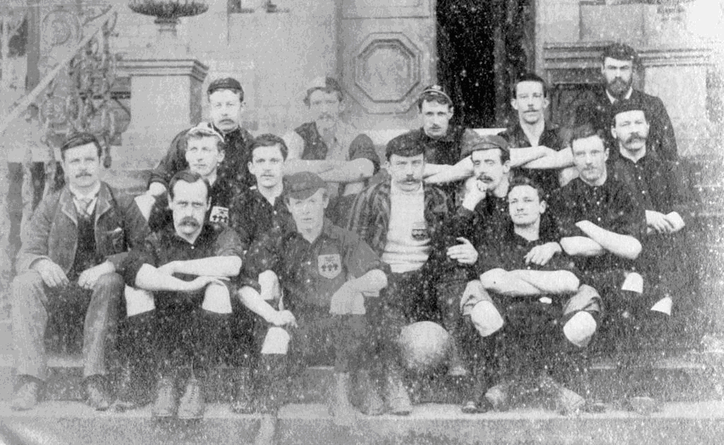 История футбола или откуда появилась самая популярная игра в мире () История футбола или откуда появилась самая популярная игра в мире