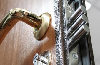 История металлической двери