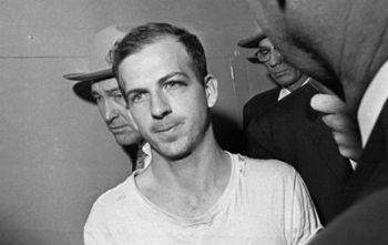 С аукциона продали гроб предполагаемого убийцы Кеннеди