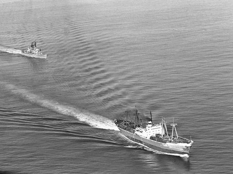 Спустить в океан пол-Калифорнии: неизвестные подробности Карибского кризиса () Спустить в океан пол-Калифорнии: неизвестные подробности Карибского кризиса