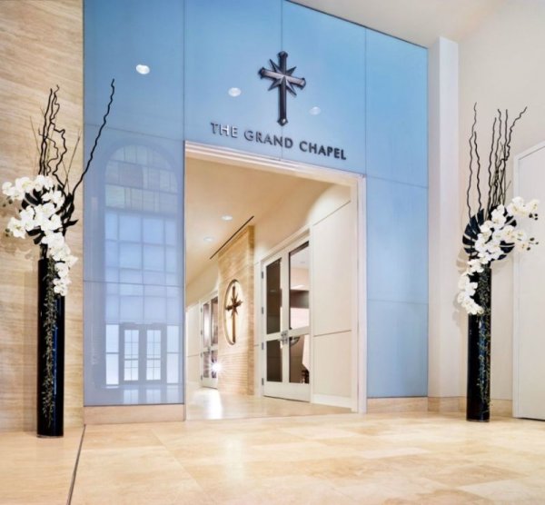 Внутри секты () Внутри секты